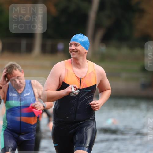 14.09.2025 - Stadtparktriathlon Michael Strokosch http://msf.ph/oto/8869355 14.09.2025 10:52:28 Schwimmen 836, 839, 853, 868, 886, 889 meine-sportfotos.de