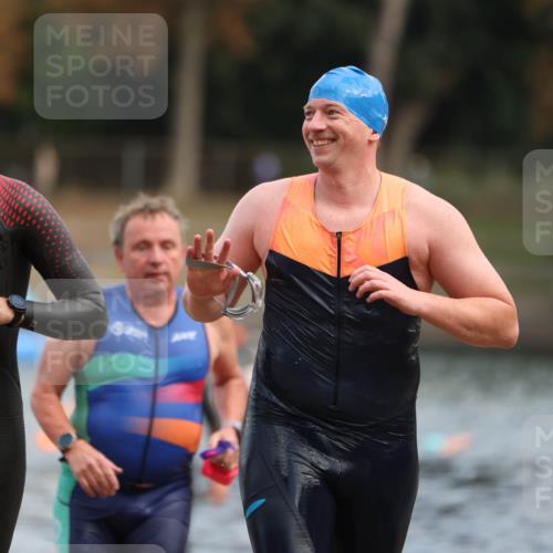 14.09.2025 - Stadtparktriathlon Michael Strokosch http://msf.ph/oto/8869359 14.09.2025 10:52:28 Schwimmen 836, 839, 853, 868, 886, 889 meine-sportfotos.de
