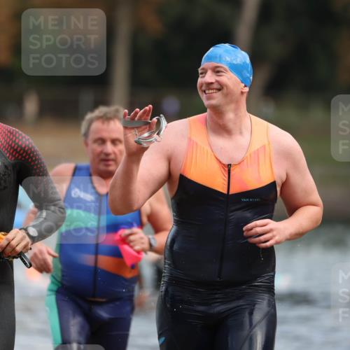 14.09.2025 - Stadtparktriathlon Michael Strokosch http://msf.ph/oto/8869360 14.09.2025 10:52:28 Schwimmen 836, 839, 853, 868, 886, 889 meine-sportfotos.de