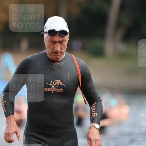 14.09.2025 - Stadtparktriathlon Michael Strokosch http://msf.ph/oto/8869379 14.09.2025 10:52:35 Schwimmen 853, 868 meine-sportfotos.de