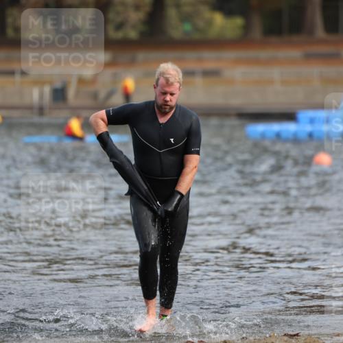 14.09.2025 - Stadtparktriathlon Michael Strokosch http://msf.ph/oto/8869386 14.09.2025 10:52:42 Schwimmen 870, 872, 894, 918, 920 meine-sportfotos.de