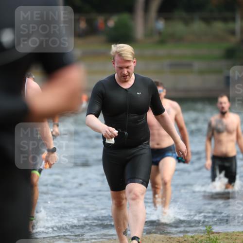 14.09.2025 - Stadtparktriathlon Michael Strokosch http://msf.ph/oto/8869409 14.09.2025 10:52:49 Schwimmen 841, 861, 870, 872, 893, 894, 918, 920 meine-sportfotos.de
