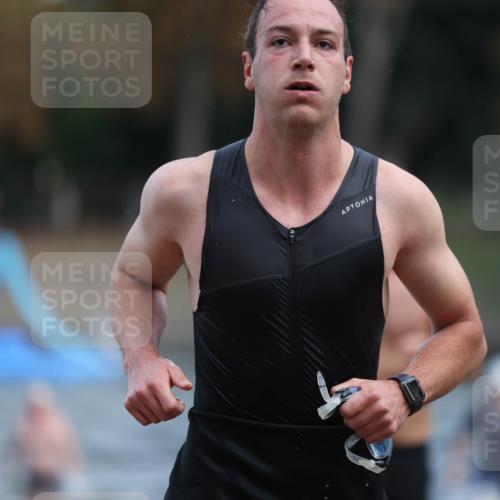 14.09.2025 - Stadtparktriathlon Michael Strokosch http://msf.ph/oto/8869441 14.09.2025 10:52:58 Schwimmen 822, 841, 861, 872, 893 meine-sportfotos.de