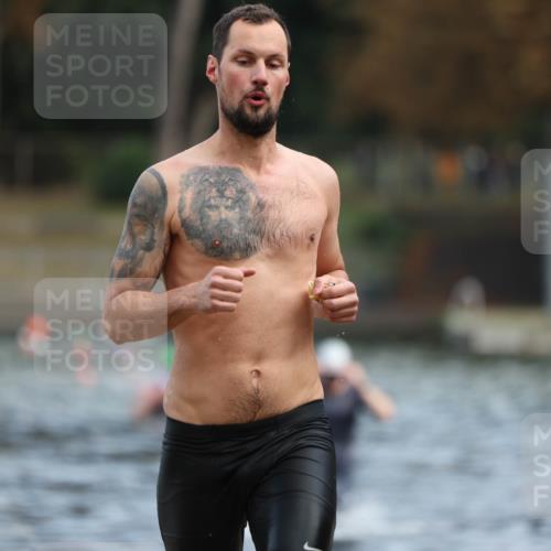 14.09.2025 - Stadtparktriathlon Michael Strokosch http://msf.ph/oto/8869443 14.09.2025 10:52:59 Schwimmen 822, 841, 861, 893 meine-sportfotos.de