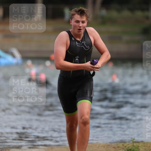 14.09.2025 - Stadtparktriathlon Michael Strokosch http://msf.ph/oto/8869500 14.09.2025 10:53:25 Schwimmen 902 meine-sportfotos.de