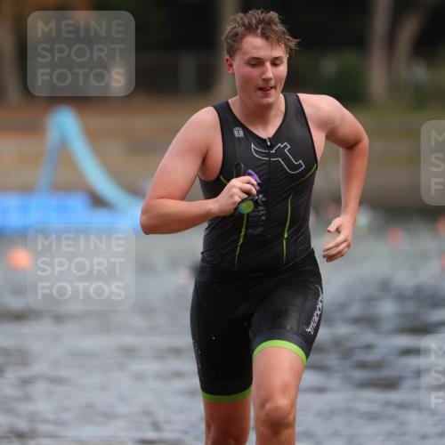 14.09.2025 - Stadtparktriathlon Michael Strokosch http://msf.ph/oto/8869504 14.09.2025 10:53:25 Schwimmen 902 meine-sportfotos.de