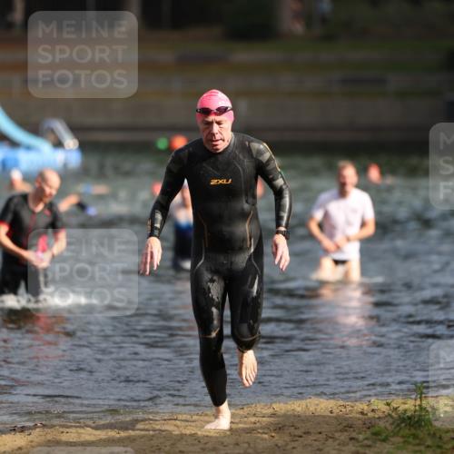 14.09.2025 - Stadtparktriathlon Michael Strokosch http://msf.ph/oto/8869511 14.09.2025 10:53:46 Schwimmen 871 meine-sportfotos.de