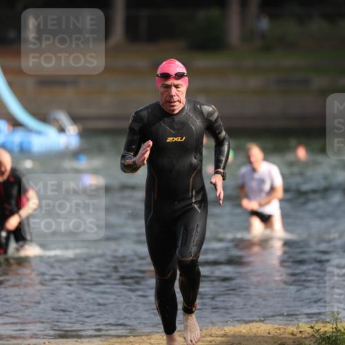 14.09.2025 - Stadtparktriathlon Michael Strokosch http://msf.ph/oto/8869516 14.09.2025 10:53:47 Schwimmen 871, 874 meine-sportfotos.de