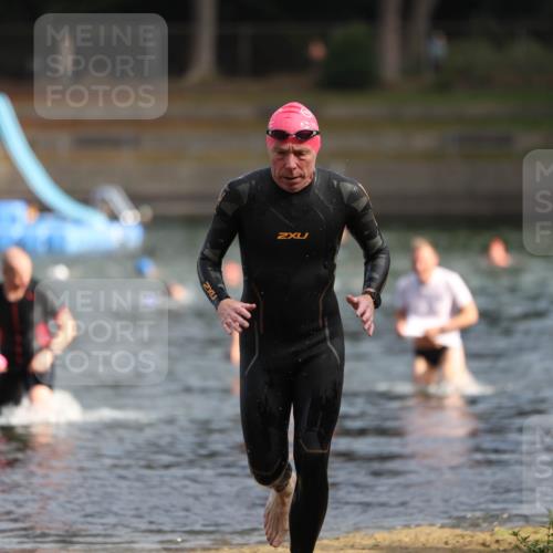 14.09.2025 - Stadtparktriathlon Michael Strokosch http://msf.ph/oto/8869518 14.09.2025 10:53:47 Schwimmen 871, 874 meine-sportfotos.de