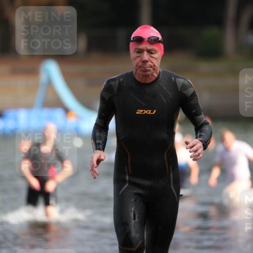 14.09.2025 - Stadtparktriathlon Michael Strokosch http://msf.ph/oto/8869524 14.09.2025 10:53:48 Schwimmen 871, 874, 915 meine-sportfotos.de
