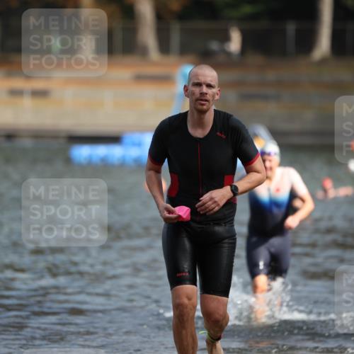 14.09.2025 - Stadtparktriathlon Michael Strokosch http://msf.ph/oto/8869538 14.09.2025 10:53:56 Schwimmen 829, 874, 915 meine-sportfotos.de