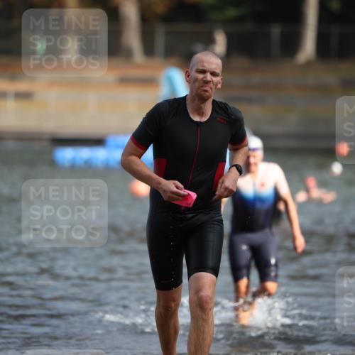 14.09.2025 - Stadtparktriathlon Michael Strokosch http://msf.ph/oto/8869539 14.09.2025 10:53:57 Schwimmen 829, 874, 915 meine-sportfotos.de