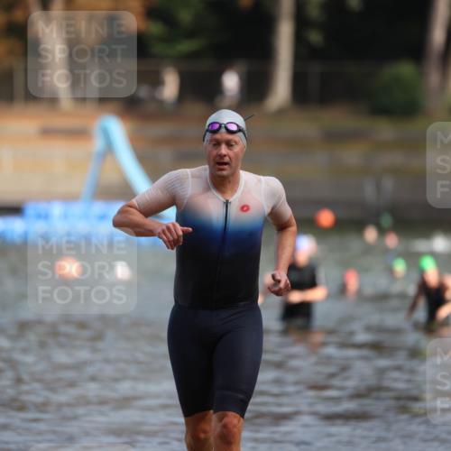 14.09.2025 - Stadtparktriathlon Michael Strokosch http://msf.ph/oto/8869551 14.09.2025 10:54:01 Schwimmen 829, 874, 915 meine-sportfotos.de