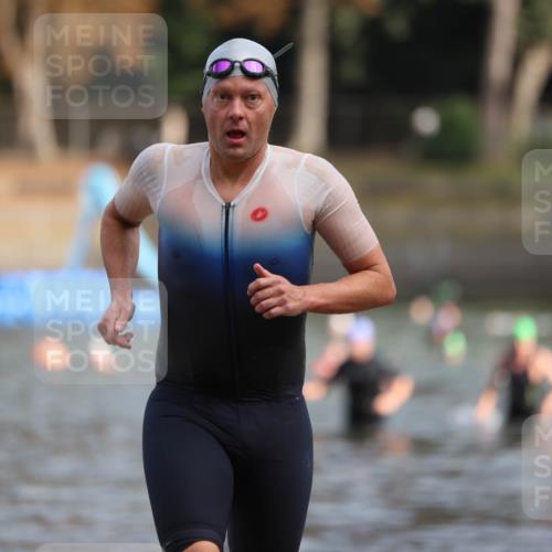 14.09.2025 - Stadtparktriathlon Michael Strokosch http://msf.ph/oto/8869560 14.09.2025 10:54:03 Schwimmen 829, 874, 915 meine-sportfotos.de