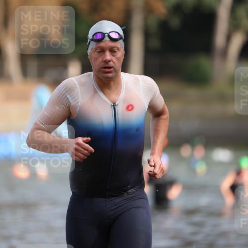 14.09.2025 - Stadtparktriathlon Michael Strokosch http://msf.ph/oto/8869562 14.09.2025 10:54:03 Schwimmen 829, 874, 915 meine-sportfotos.de