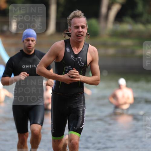 14.09.2025 - Stadtparktriathlon Michael Strokosch http://msf.ph/oto/8869569 14.09.2025 10:54:18 Schwimmen 858, 921 meine-sportfotos.de
