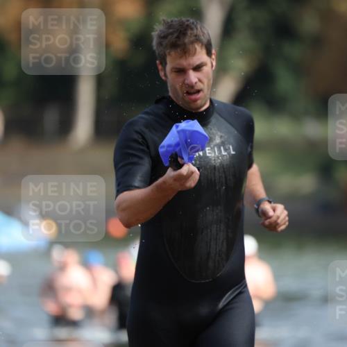 14.09.2025 - Stadtparktriathlon Michael Strokosch http://msf.ph/oto/8869577 14.09.2025 10:54:20 Schwimmen 837, 858, 921 meine-sportfotos.de