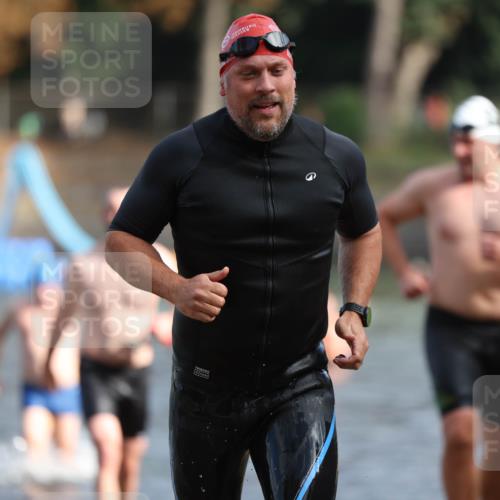 14.09.2025 - Stadtparktriathlon Michael Strokosch http://msf.ph/oto/8869586 14.09.2025 10:54:31 Schwimmen 837, 843, 876, 891, 895 meine-sportfotos.de