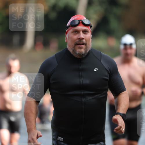 14.09.2025 - Stadtparktriathlon Michael Strokosch http://msf.ph/oto/8869589 14.09.2025 10:54:32 Schwimmen 837, 843, 876, 891, 895 meine-sportfotos.de