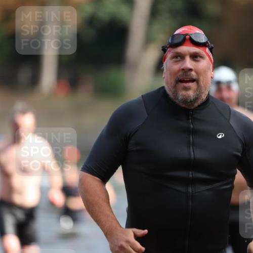 14.09.2025 - Stadtparktriathlon Michael Strokosch http://msf.ph/oto/8869591 14.09.2025 10:54:32 Schwimmen 837, 843, 876, 891, 895 meine-sportfotos.de