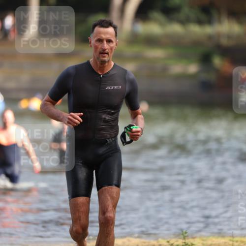 14.09.2025 - Stadtparktriathlon Michael Strokosch http://msf.ph/oto/8869630 14.09.2025 10:54:44 Schwimmen 895, 900, 916 meine-sportfotos.de