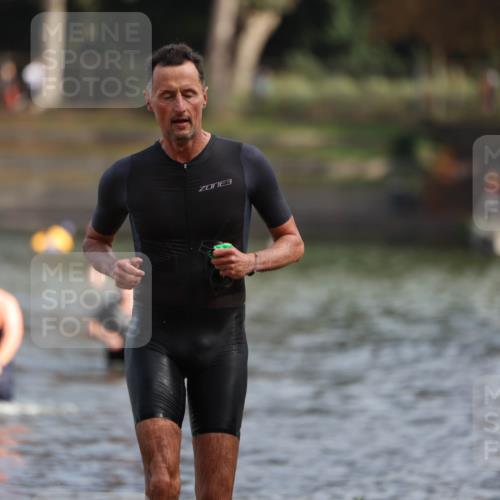 14.09.2025 - Stadtparktriathlon Michael Strokosch http://msf.ph/oto/8869631 14.09.2025 10:54:45 Schwimmen 900, 916 meine-sportfotos.de