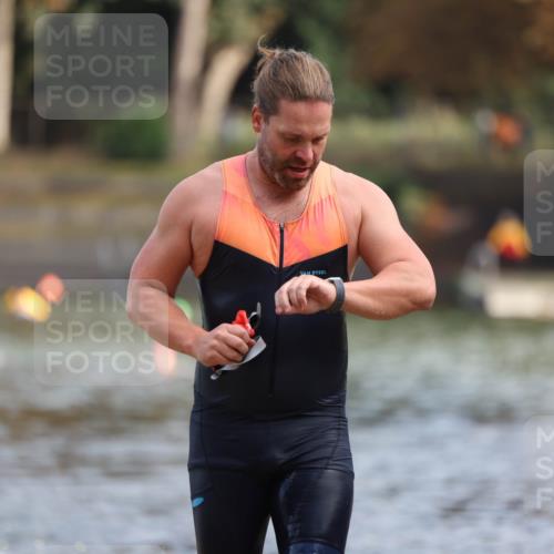14.09.2025 - Stadtparktriathlon Michael Strokosch http://msf.ph/oto/8869643 14.09.2025 10:54:55 Schwimmen 892, 916 meine-sportfotos.de