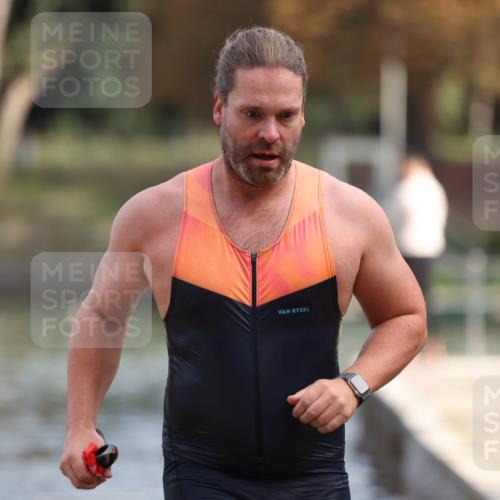14.09.2025 - Stadtparktriathlon Michael Strokosch http://msf.ph/oto/8869648 14.09.2025 10:54:56 Schwimmen 892, 916 meine-sportfotos.de