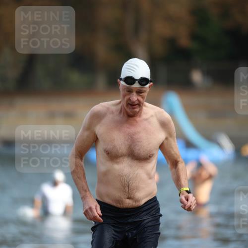 14.09.2025 - Stadtparktriathlon Michael Strokosch http://msf.ph/oto/8869669 14.09.2025 10:55:19 Schwimmen 855 meine-sportfotos.de