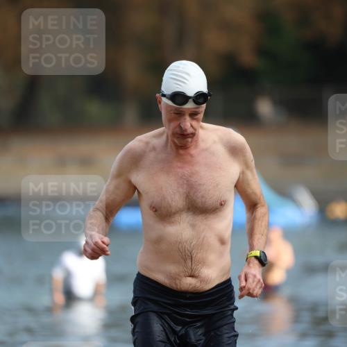 14.09.2025 - Stadtparktriathlon Michael Strokosch http://msf.ph/oto/8869671 14.09.2025 10:55:19 Schwimmen 855 meine-sportfotos.de