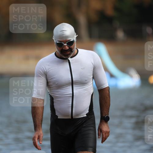 14.09.2025 - Stadtparktriathlon Michael Strokosch http://msf.ph/oto/8869703 14.09.2025 10:55:41 Schwimmen 828, 890, 911 meine-sportfotos.de