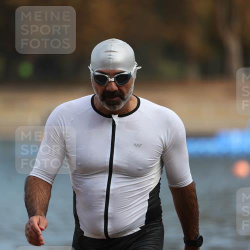 14.09.2025 - Stadtparktriathlon Michael Strokosch http://msf.ph/oto/8869708 14.09.2025 10:55:42 Schwimmen 828, 890, 911 meine-sportfotos.de