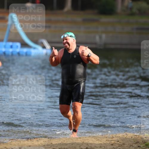 14.09.2025 - Stadtparktriathlon Michael Strokosch http://msf.ph/oto/8869740 14.09.2025 10:56:41 Schwimmen 857 meine-sportfotos.de