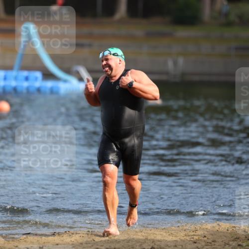 14.09.2025 - Stadtparktriathlon Michael Strokosch http://msf.ph/oto/8869742 14.09.2025 10:56:41 Schwimmen 857 meine-sportfotos.de