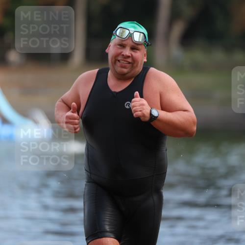 14.09.2025 - Stadtparktriathlon Michael Strokosch http://msf.ph/oto/8869760 14.09.2025 10:56:45 Schwimmen 857 meine-sportfotos.de