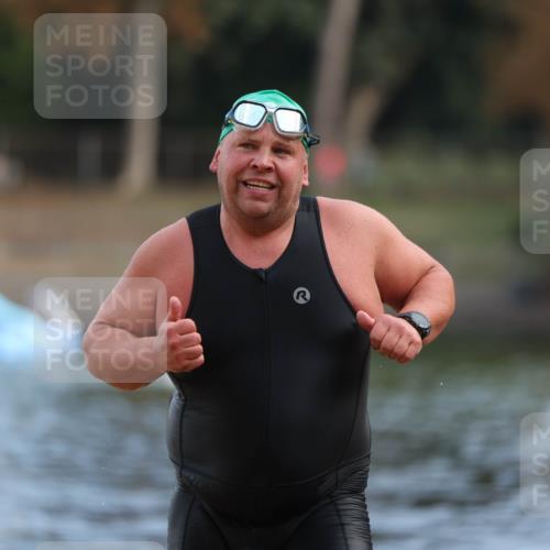 14.09.2025 - Stadtparktriathlon Michael Strokosch http://msf.ph/oto/8869762 14.09.2025 10:56:45 Schwimmen 857 meine-sportfotos.de