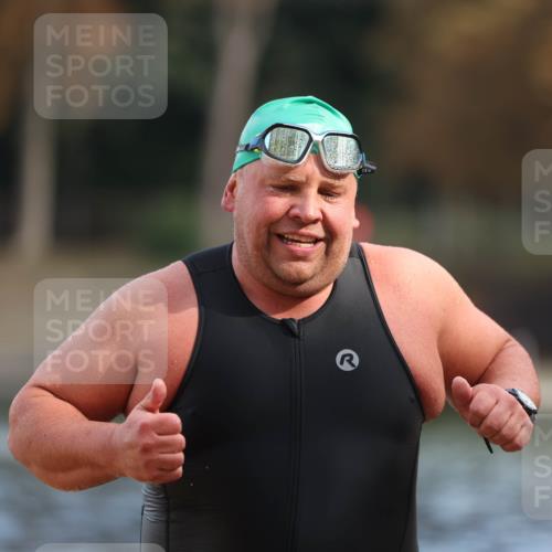 14.09.2025 - Stadtparktriathlon Michael Strokosch http://msf.ph/oto/8869767 14.09.2025 10:56:46 Schwimmen 857 meine-sportfotos.de
