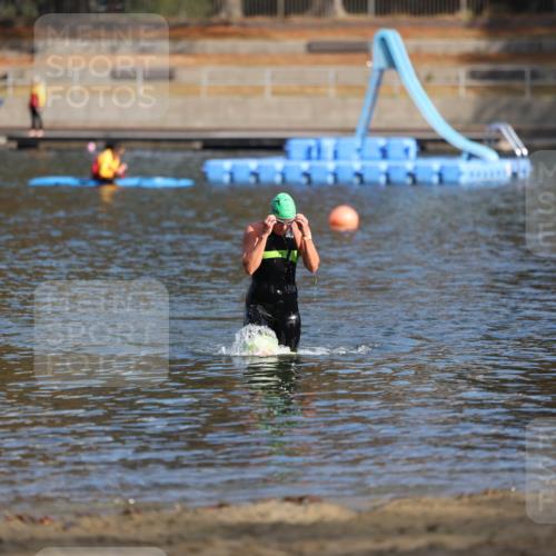 14.09.2025 - Stadtparktriathlon Michael Strokosch http://msf.ph/oto/8869818 14.09.2025 11:08:08 Schwimmen 973 meine-sportfotos.de