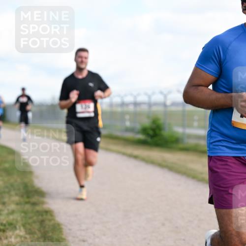 14.09.2025 - Airport Race Dr. Thomas Lammeyer http://msf.ph/oto/8869877 14.09.2025 12:14:18 Laufen 382, 83 meine-sportfotos.de