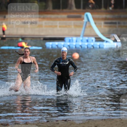 14.09.2025 - Stadtparktriathlon Michael Strokosch http://msf.ph/oto/8869884 14.09.2025 11:09:51 Schwimmen 940, 1016 meine-sportfotos.de