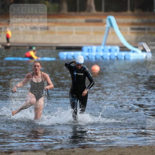 14.09.2025 - Stadtparktriathlon Michael Strokosch http://msf.ph/oto/8869891 14.09.2025 11:09:52 Schwimmen 940, 1016 meine-sportfotos.de