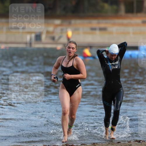 14.09.2025 - Stadtparktriathlon Michael Strokosch http://msf.ph/oto/8869904 14.09.2025 11:09:54 Schwimmen 940, 1016 meine-sportfotos.de