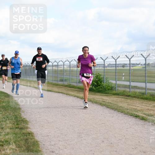 14.09.2025 - Airport Race Dr. Thomas Lammeyer http://msf.ph/oto/8869907 14.09.2025 12:14:20 Laufen 1708, 80, 242 meine-sportfotos.de