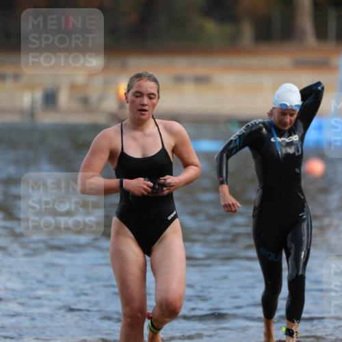 14.09.2025 - Stadtparktriathlon Michael Strokosch http://msf.ph/oto/8869911 14.09.2025 11:09:55 Schwimmen 940, 1016 meine-sportfotos.de