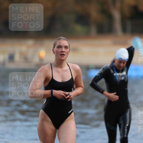 14.09.2025 - Stadtparktriathlon Michael Strokosch http://msf.ph/oto/8869914 14.09.2025 11:09:56 Schwimmen 940, 1016 meine-sportfotos.de