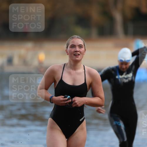 14.09.2025 - Stadtparktriathlon Michael Strokosch http://msf.ph/oto/8869915 14.09.2025 11:09:56 Schwimmen 940, 1016 meine-sportfotos.de