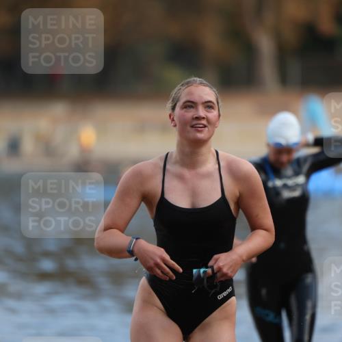 14.09.2025 - Stadtparktriathlon Michael Strokosch http://msf.ph/oto/8869917 14.09.2025 11:09:56 Schwimmen 940, 1016 meine-sportfotos.de
