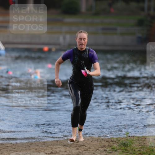 14.09.2025 - Stadtparktriathlon Michael Strokosch http://msf.ph/oto/8869937 14.09.2025 11:10:19 Schwimmen 943 meine-sportfotos.de