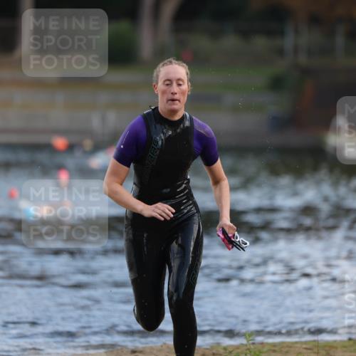 14.09.2025 - Stadtparktriathlon Michael Strokosch http://msf.ph/oto/8869940 14.09.2025 11:10:20 Schwimmen 943 meine-sportfotos.de