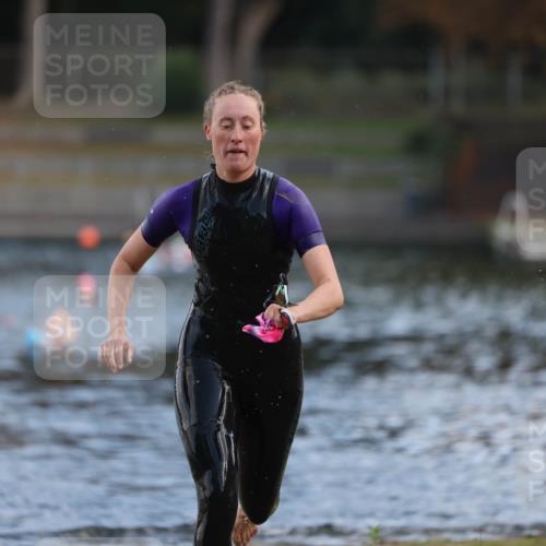 14.09.2025 - Stadtparktriathlon Michael Strokosch http://msf.ph/oto/8869942 14.09.2025 11:10:21 Schwimmen 943 meine-sportfotos.de